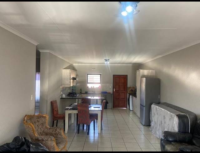 3 BEDROOM TOWNHOUSE FOR SALE IN NEWMARKET